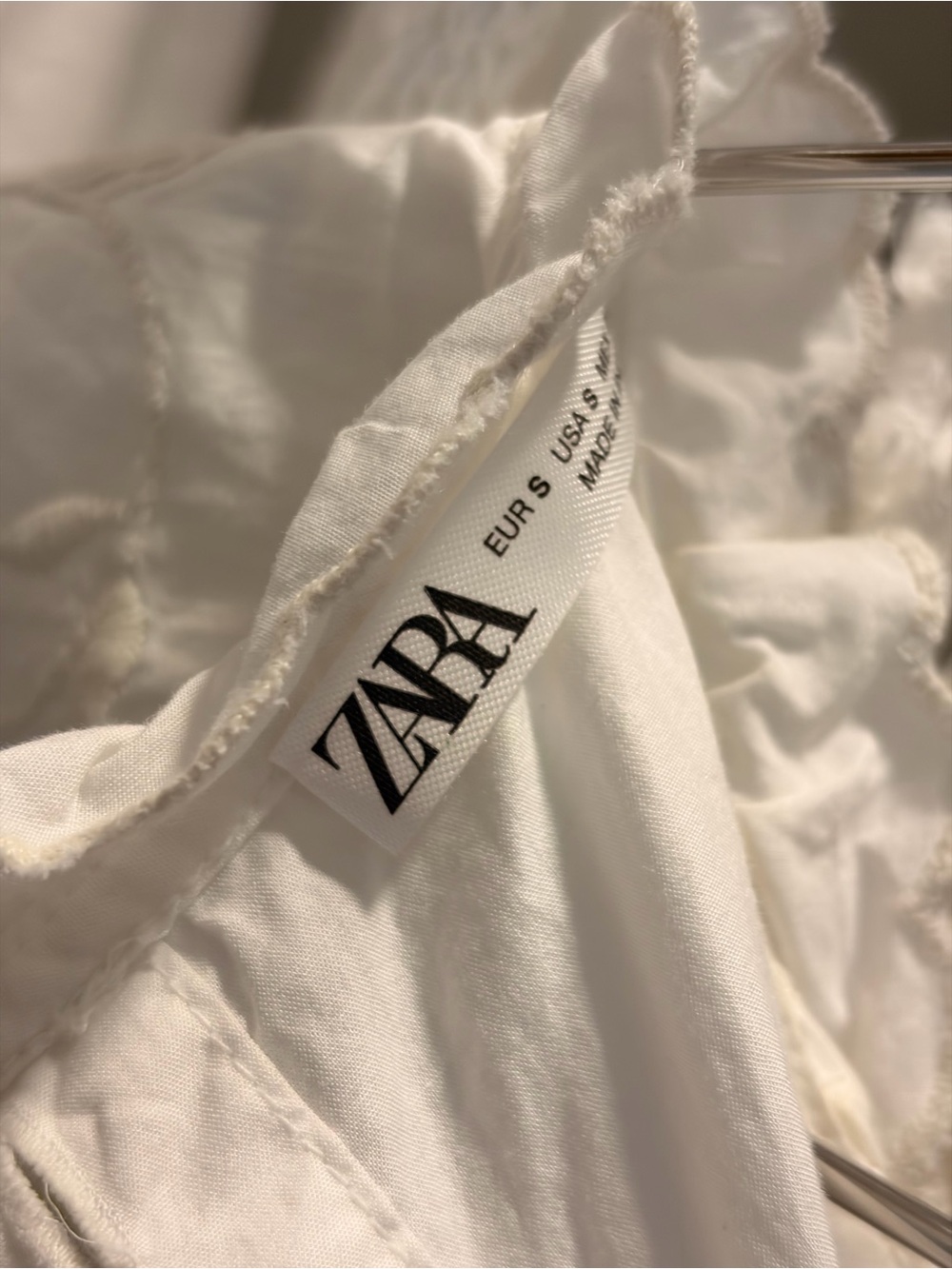 ZARA White Embroidered Blouse with Scalloped Collar - Picture 3 of 3